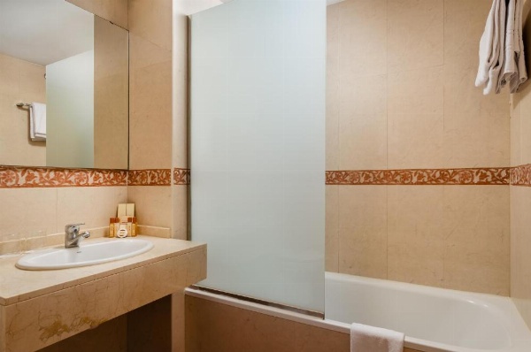 Sunotel Aston image 31