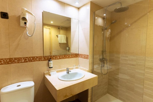 Sunotel Aston image 39
